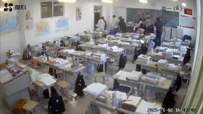 续来了！网友表示：这嘉奖是不是低了开元棋牌地震中高中生背起同学逃生后(图5)