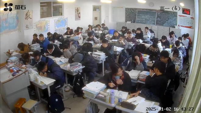 续来了！网友表示：这嘉奖是不是低了开元棋牌地震中高中生背起同学逃生后(图17)