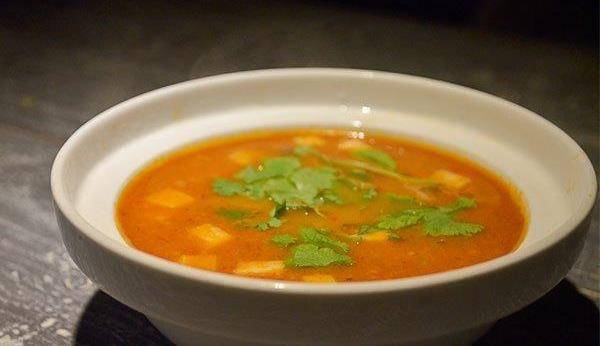 国冬阴功汤又酸又辣又鲜好爽好开胃开元棋牌夏天没食欲教你在家做泰(图2)