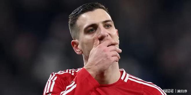 该卖阿莫林爱将他配不上红魔主力开元棋牌网站别纠结乌加特!曼联(图2) 该卖阿莫林爱将他配不上红魔主力开元棋牌网站别纠结乌加特!曼联(图2)